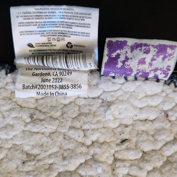 Lilo & Stitch "Palm Smiles" Cloud Sherpa Throw Blanket, Size 50" x 60" - Picture 7 of 7